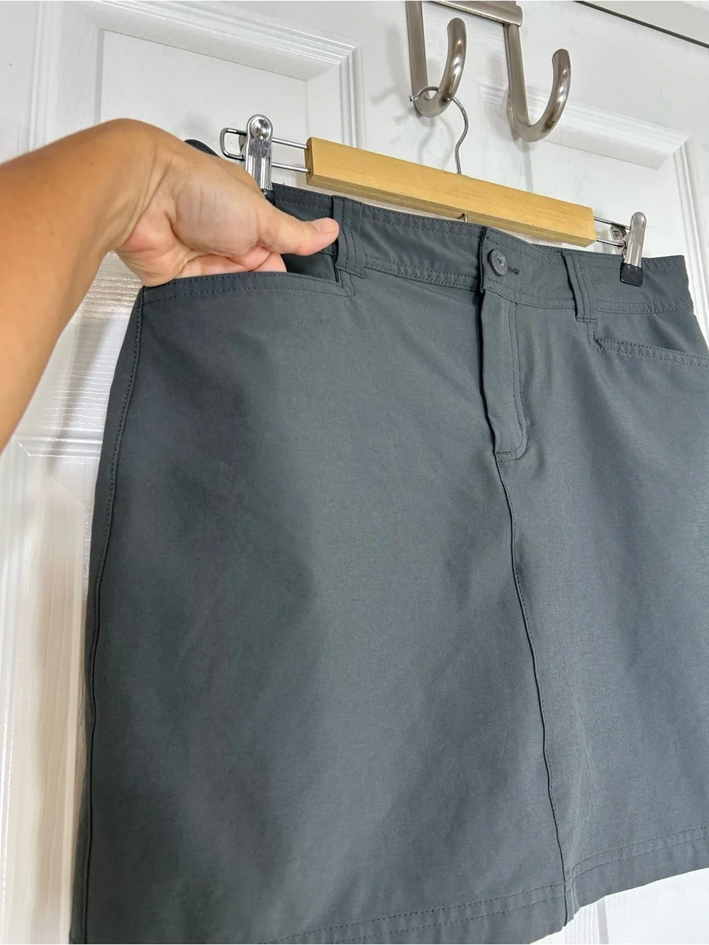 Eddie Bauer Women's Adventurer 2.0 Stretch Versatile Outdoors everyday Skort‎ 8